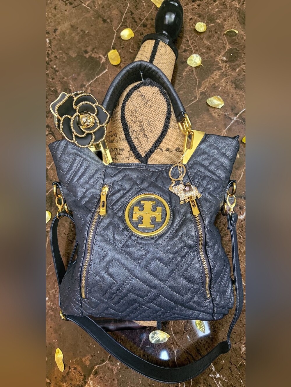 Tory Burch Marion Quilted Hobo/Tote Bag In Black & Gold Hardware - Picture 13 of 15